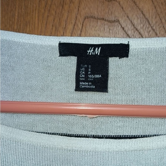 H&M lightweight boatneck sweater white with black stripes Small - Picture 3 of 3